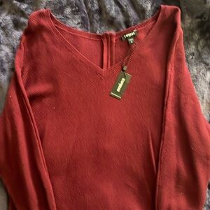 EXPRESS WOMAN ZIPPER BACK SWEATER - NWT - S - Maroon - 3/4 length sleeves
